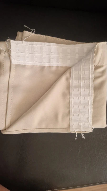 Zasłona jasny beż / krem 136 × 245 cm na taśmie marszczącej