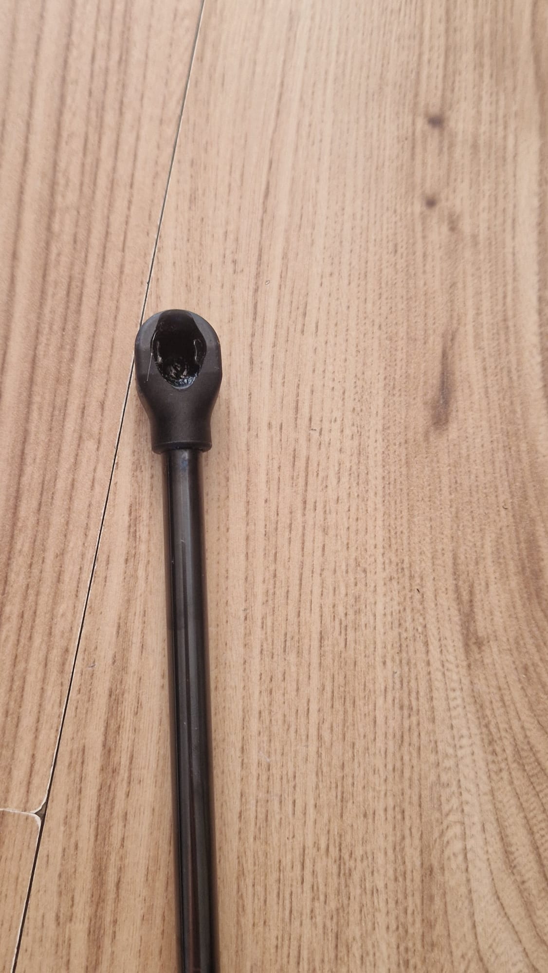 Siłownik gazowy klapy bagażnika Stabilus 500737 – 295 N