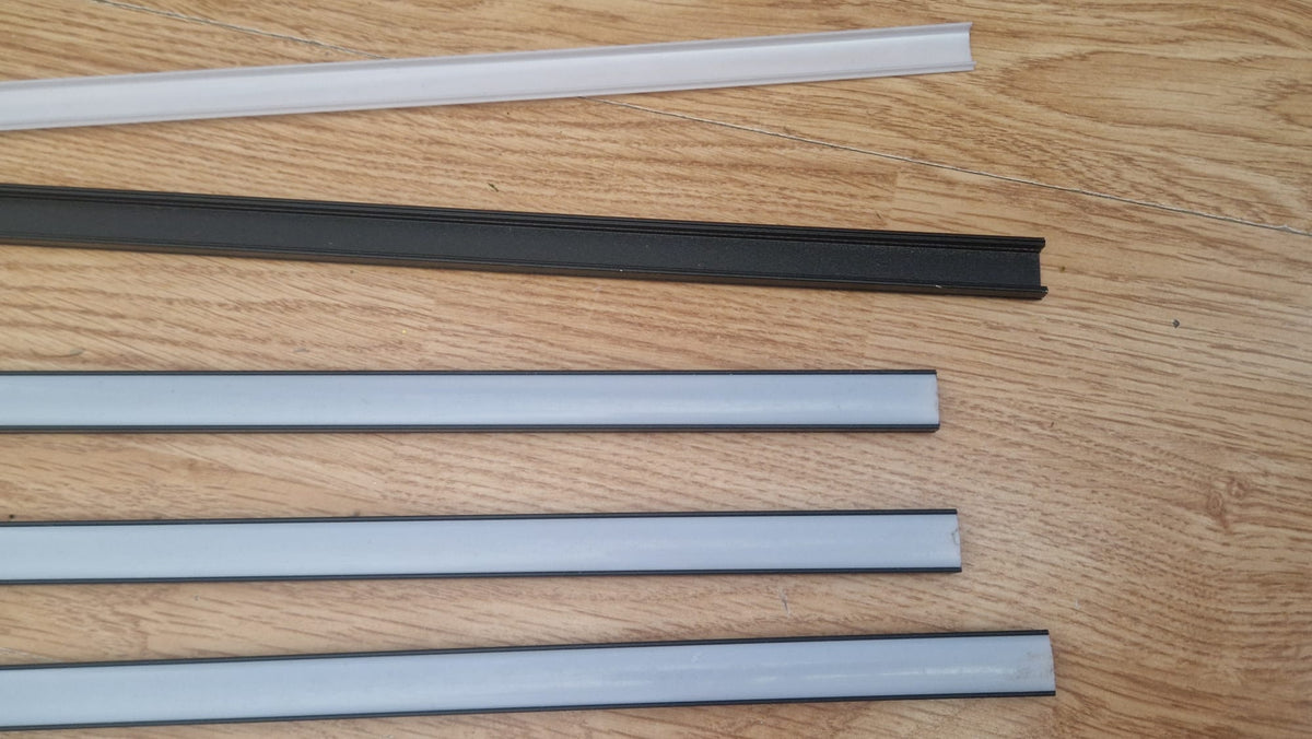 Czarne profile aluminiowe LED z białym kloszem 4 sztuki 100cm
