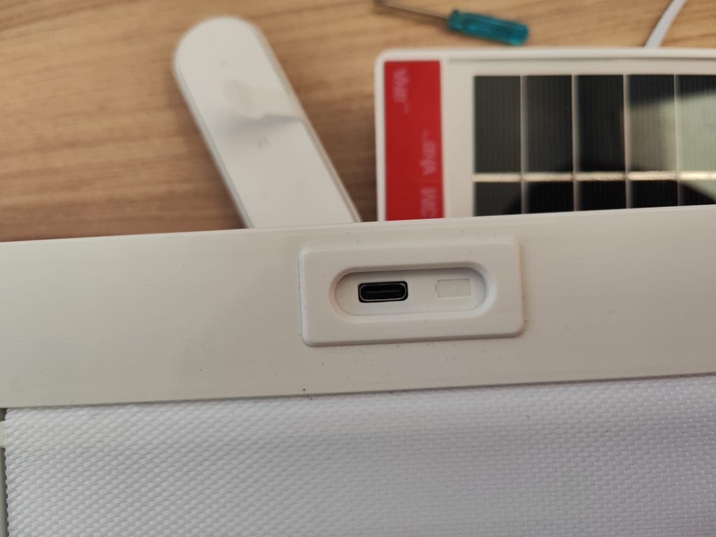 Smart Roleta Automatyczna M132 Classic+ 100 cm Solar USB-C Tuya Alexa Pilot