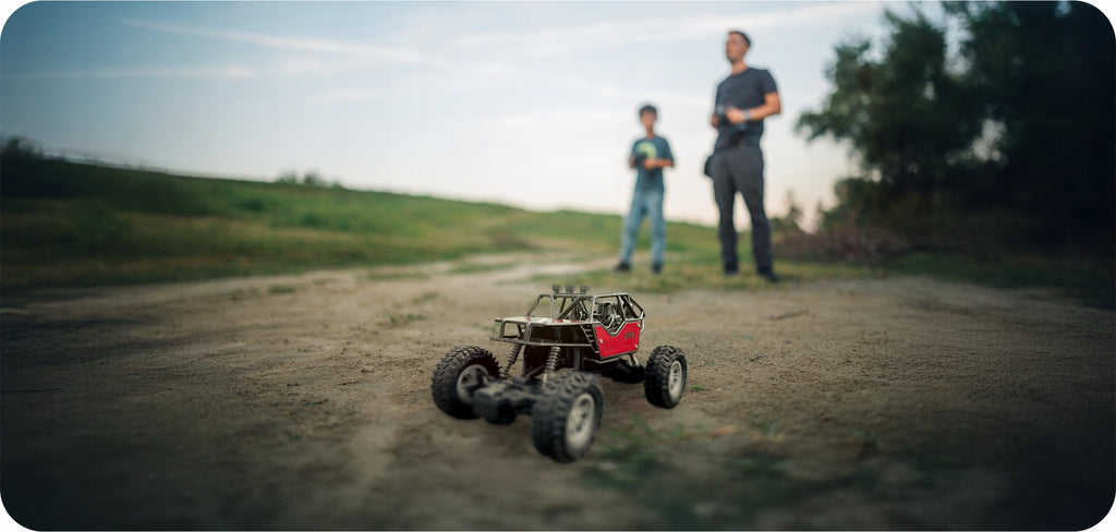 SAMOCHÓD ZDALNIE STEROWANY AUTO RC TERENOWY PILOT DUŻY + 2 AKUMULATORY 1:18