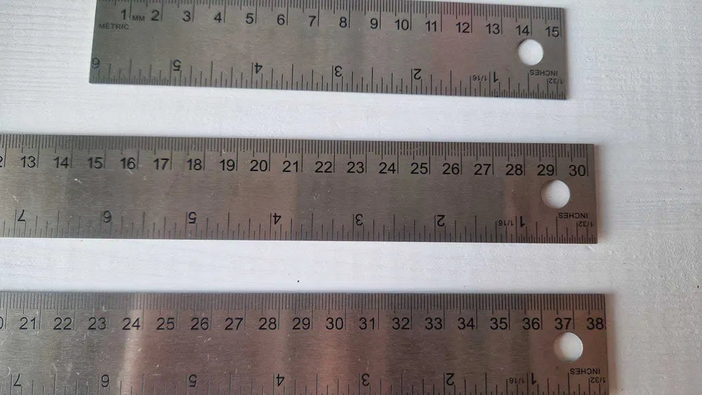 3 elastyczne linijki metalowe 15-30-38 cm techniczne z korkiem